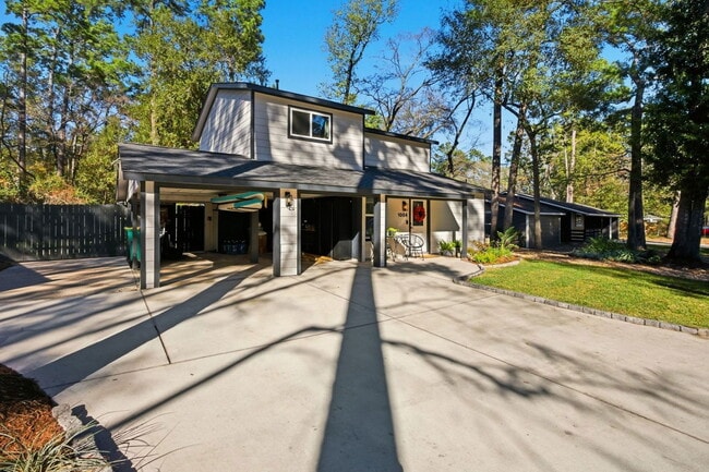 Building Photo - 1004 E Red Cedar Cir