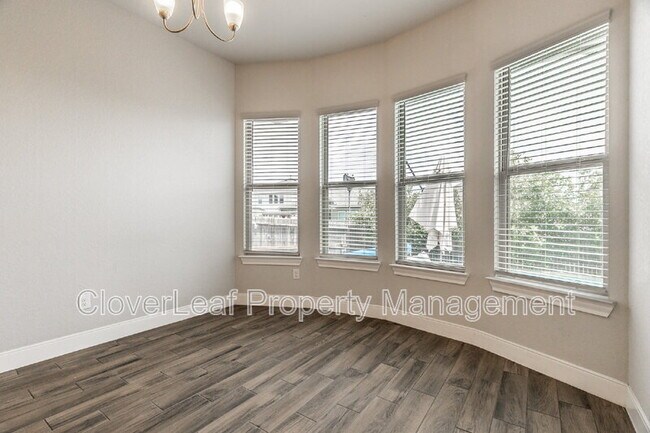 Building Photo - 3159 Daisy Meadow