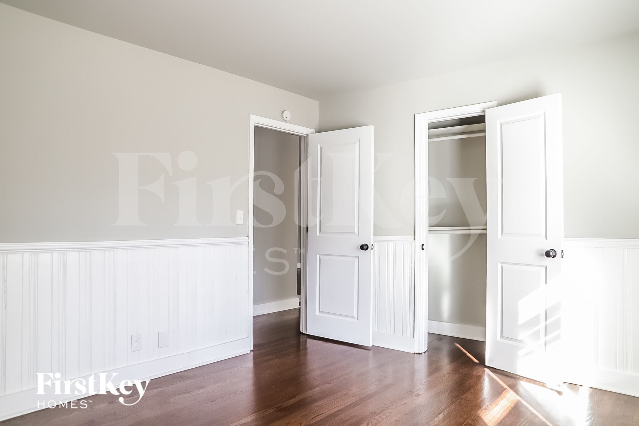 Building Photo - 2207 Freydale Rd