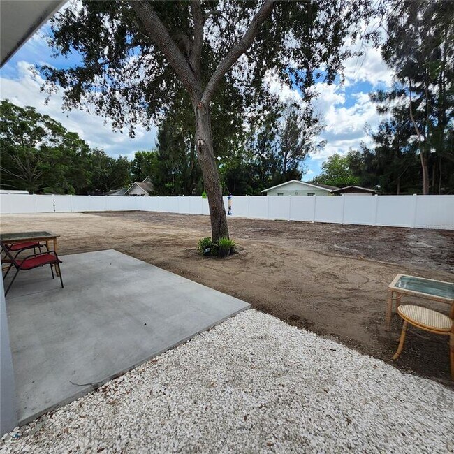 Building Photo - 15414 Avalon Ave