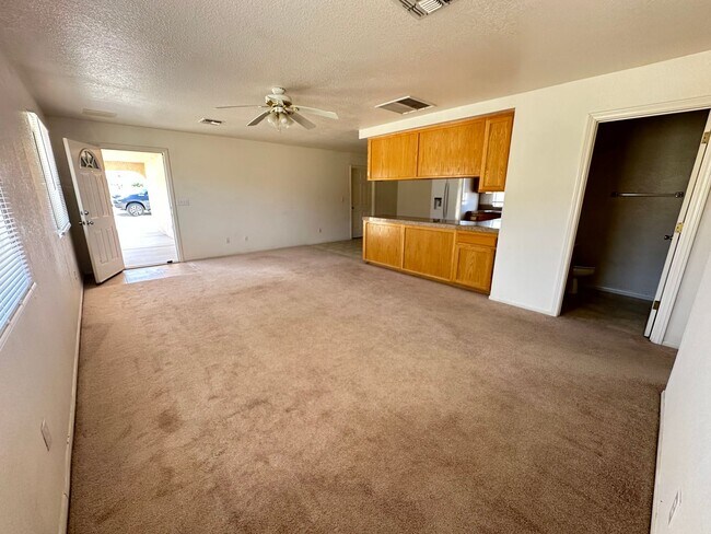 Building Photo - **Move in special $150 off of first months rent** 2 bedroom/2Bathroom home