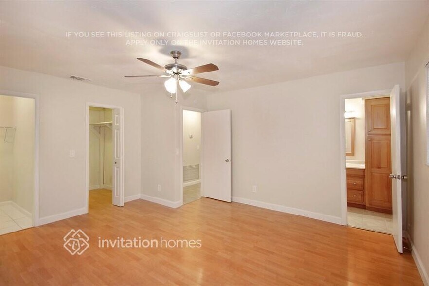Building Photo - 5313 SW 118th Ave