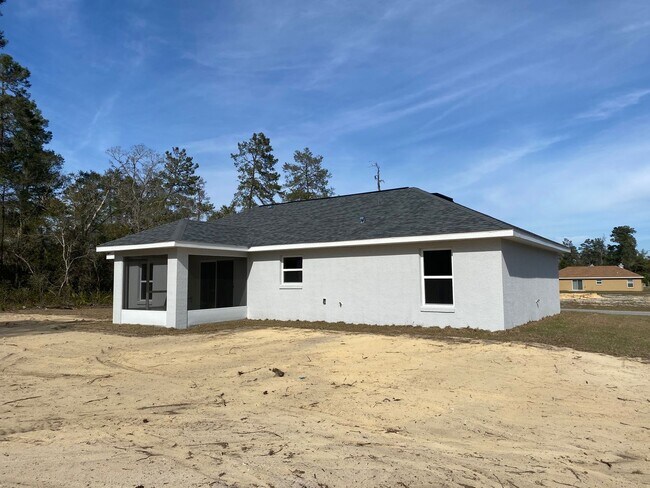 Building Photo - Custom Home - Desirable SW Ocala Neighborhood 3/2/2 **WON'T LAST**