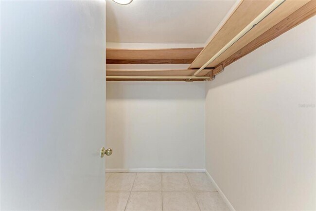 Building Photo - 835 S Osprey Ave