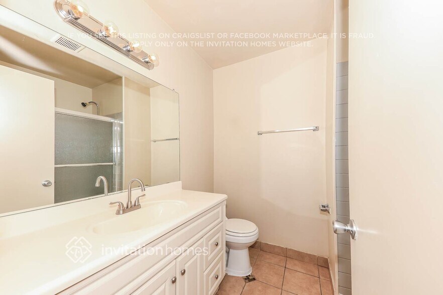 Building Photo - 1305 Morrison Dr