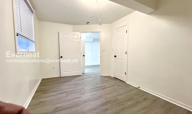 Building Photo - 928 SE 12 Terrace