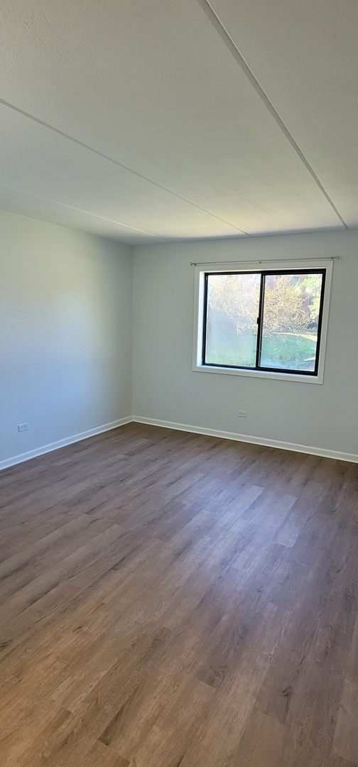 Building Photo - 5606 Tinder