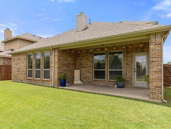Building Photo - 8720 Devonshire Dr