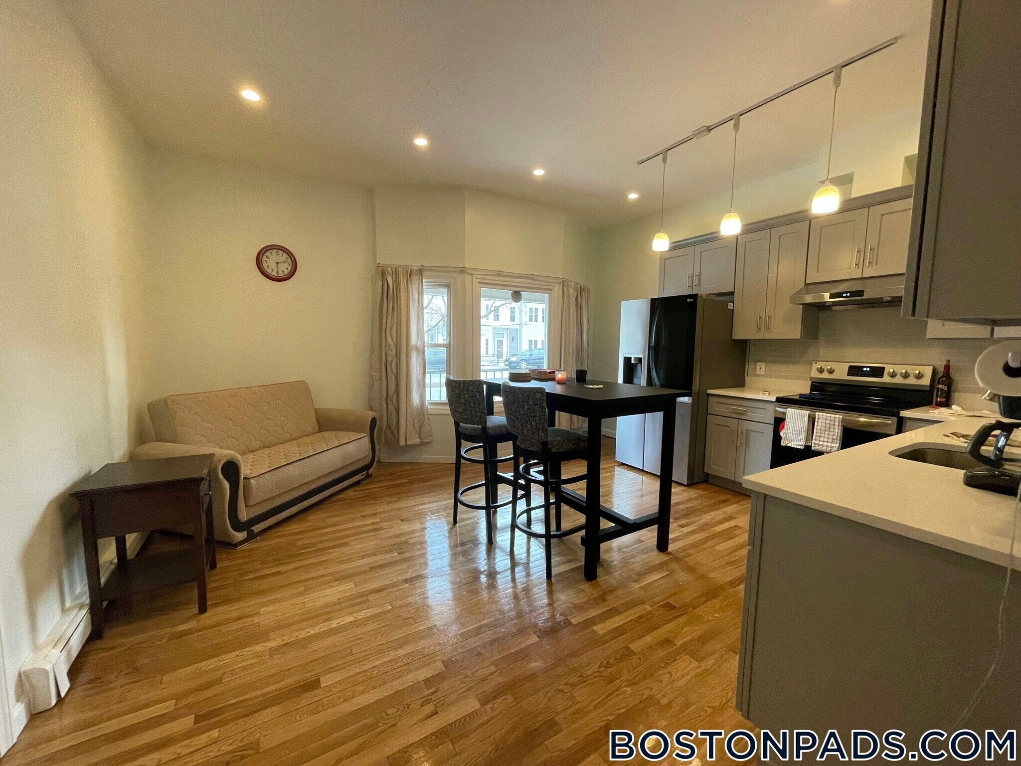 Building Photo - 285 Dorchester St