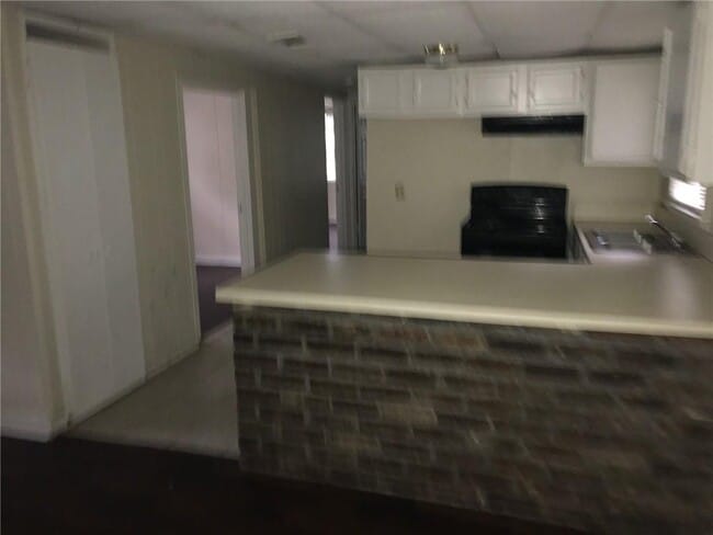 Building Photo - 5670 Mardanne Dr
