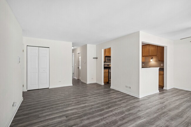 Building Photo - 402 Sandalwood Ln