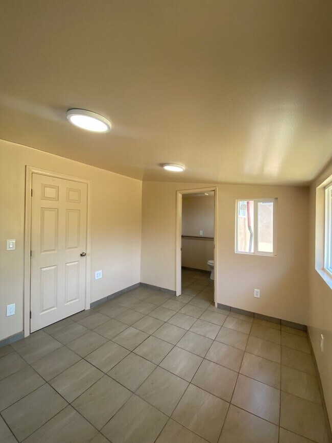 Building Photo - M120