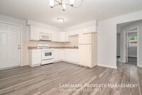 Building Photo - 9825 El Cameno Ln