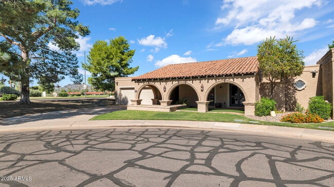 Primary Photo - 7500 N Vía Camello Del Sur