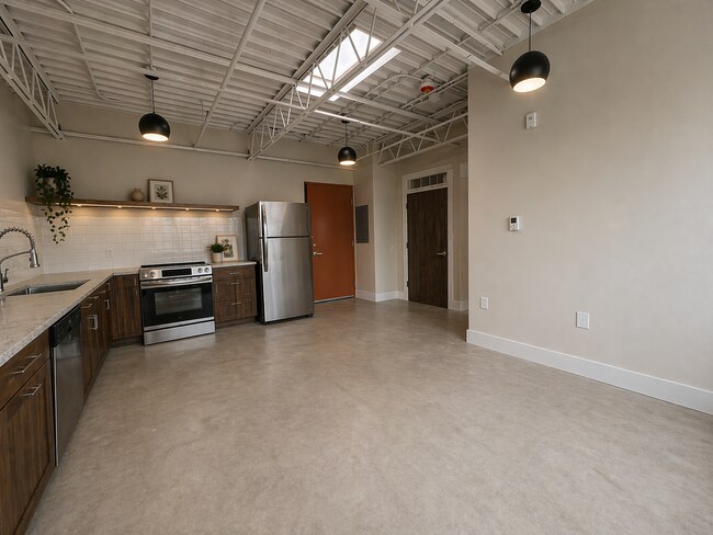 Building Photo - The Garden Lofts