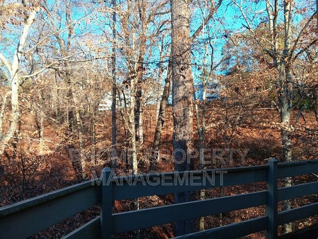 Building Photo - 1407 Riverview Dr