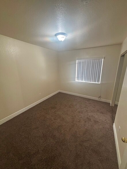 Building Photo - 9123 Baring Cross St