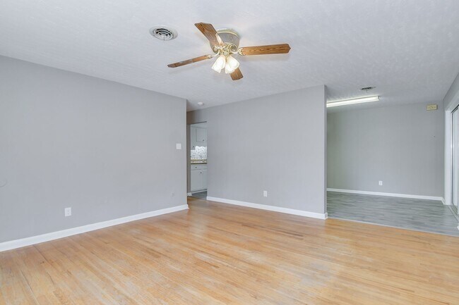 Building Photo - 4 Bedroom 1.5 Bathroom Home in Augusta