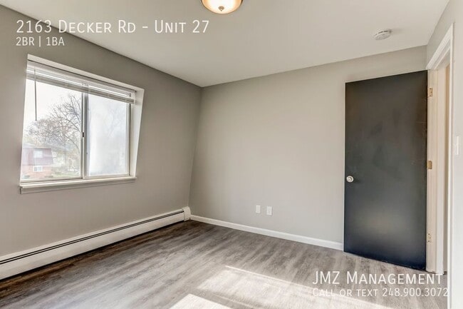 Building Photo - 2163 Decker Rd