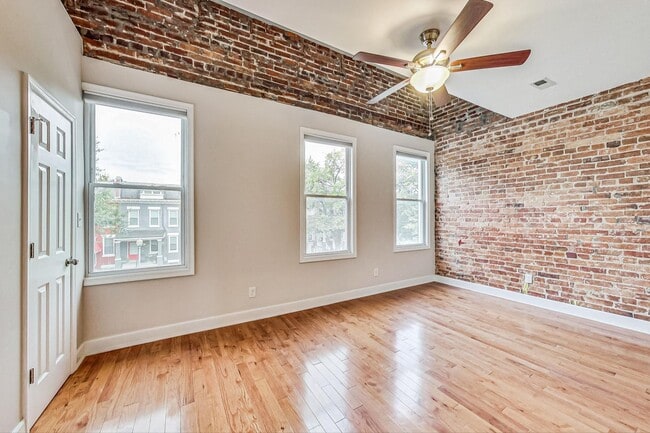 Building Photo - Coming Soon! Gorgeous 4 Bed + 3.5 Ba totally renovated row home in Columbia Heights