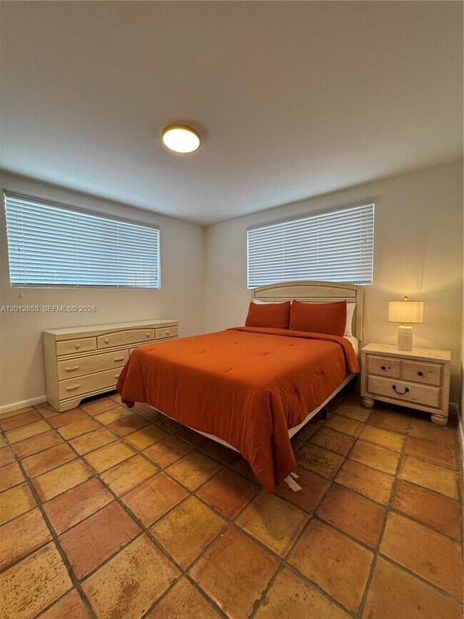 Building Photo - 1460 Ocean Dr