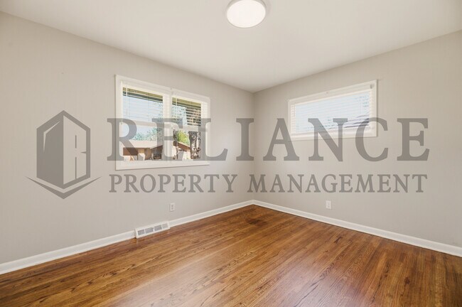 Building Photo - 9711 W Birch Ln