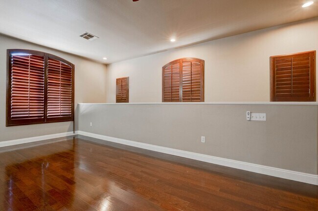 Building Photo - 10001 Crimson Palisades Pl
