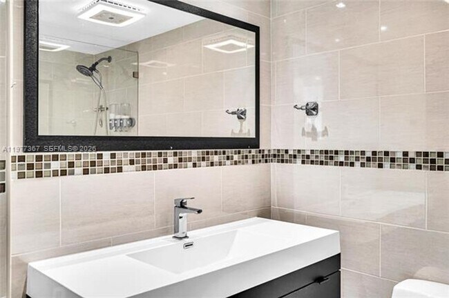 Building Photo - 6770 Indian Creek Dr