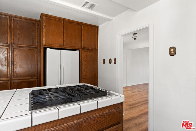 Building Photo - 1114 S Ramona St