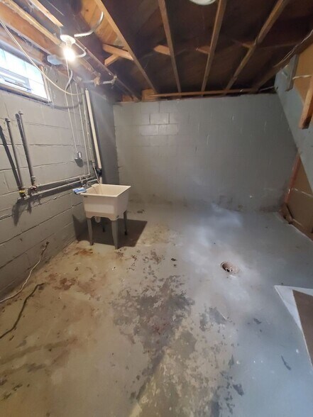 Building Photo - 5445 N 54th St