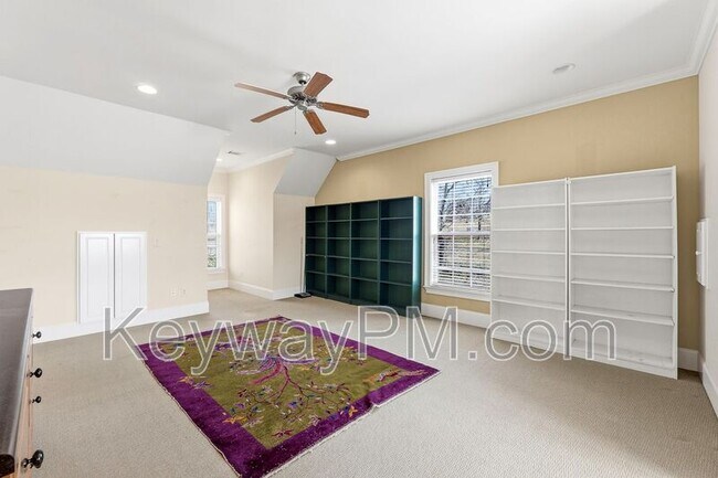 Building Photo - 529 John Fox Run