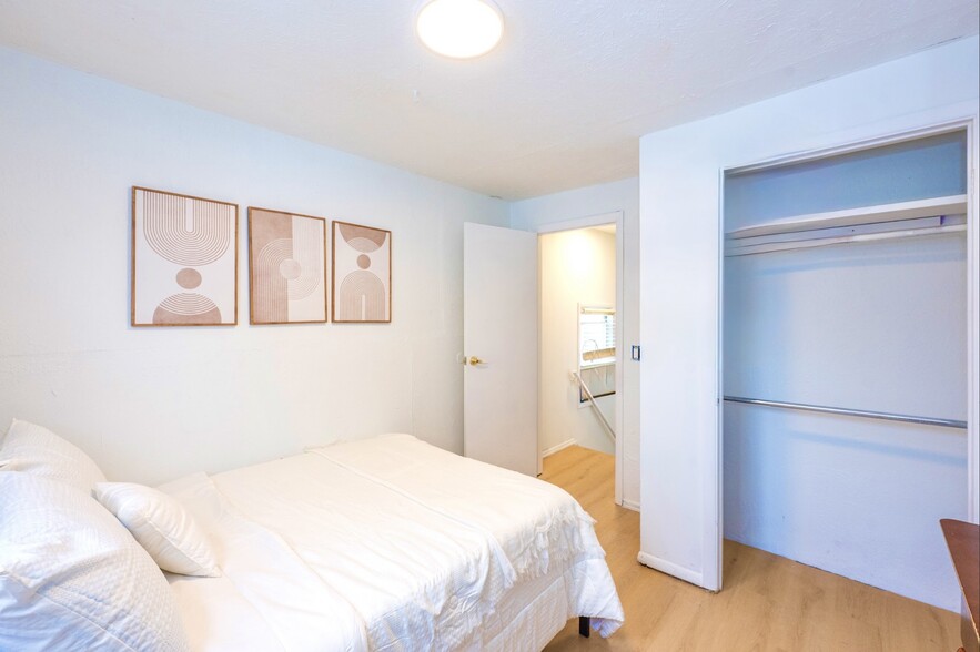 Building Photo - 45 Essex Ave