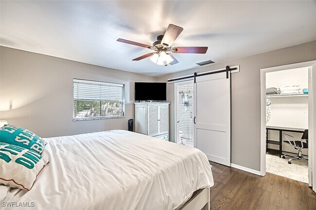 Building Photo - 4459 Flamingo Dr