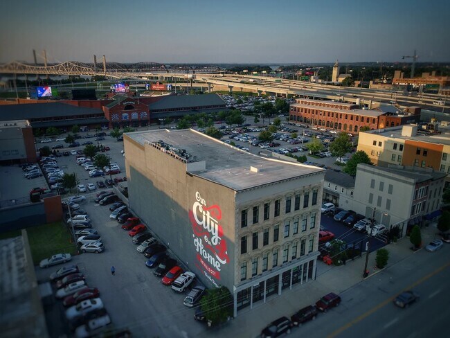 Building Photo - 415 E Market St
