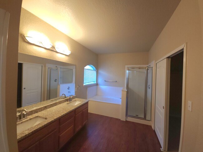 Building Photo - 21215 Encino Ash