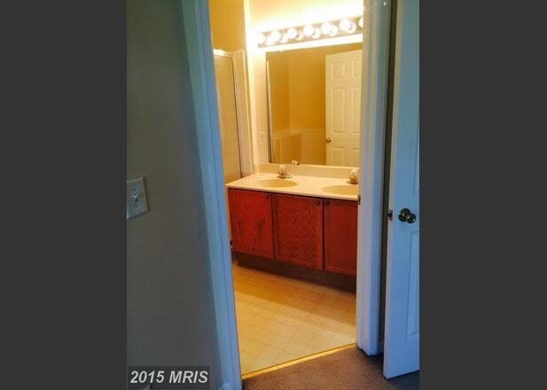 bath 1 - 850 Marquette Dr