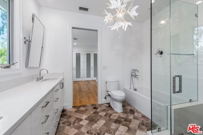 Building Photo - 19621 Wells Dr