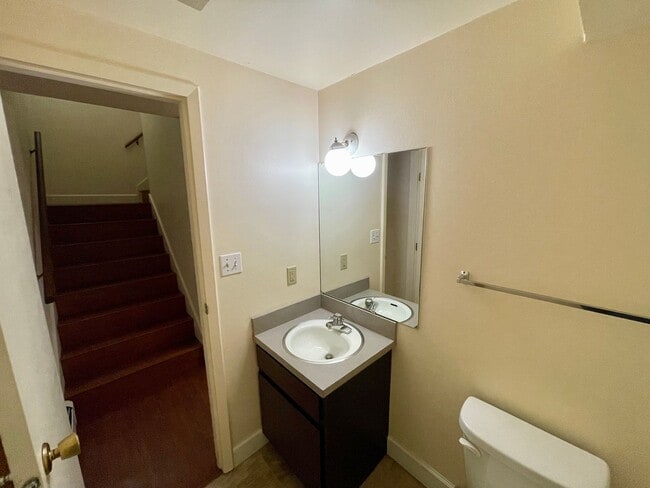 Building Photo - Beautiful Two-story, 3 Bed, 1.5 Bath Condo 1/2 Mile from CSU!