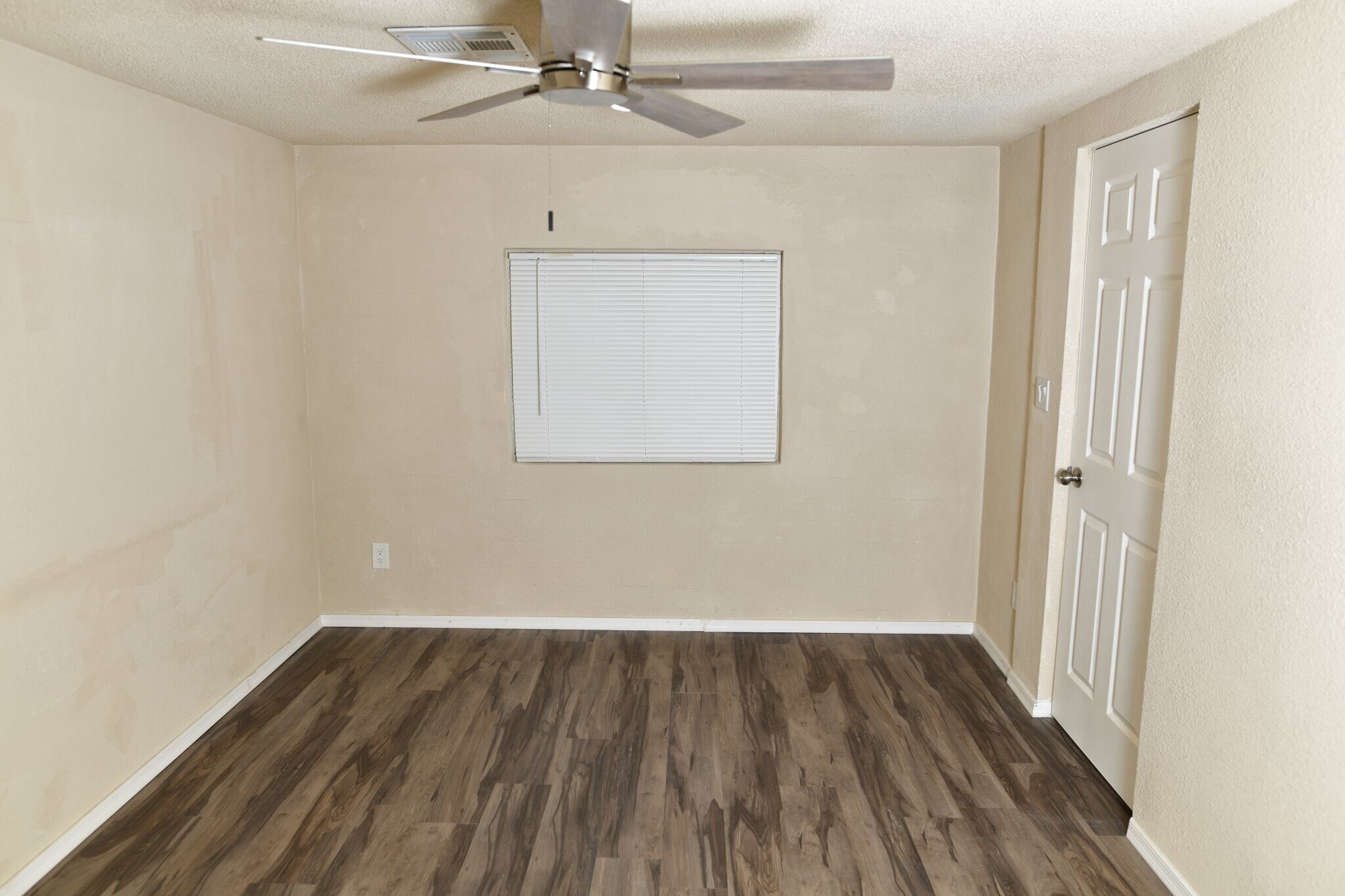 Building Photo - 775 S Pinal Dr