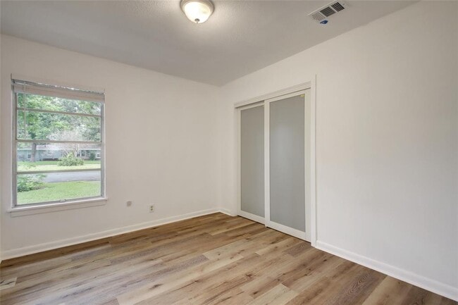 Building Photo - 1906 Morrow St