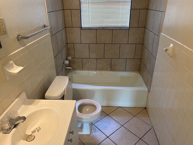 Building Photo - 804 Jefferies Ave, Killeen