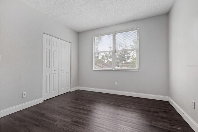 Building Photo - 409 E Floribraska Ave