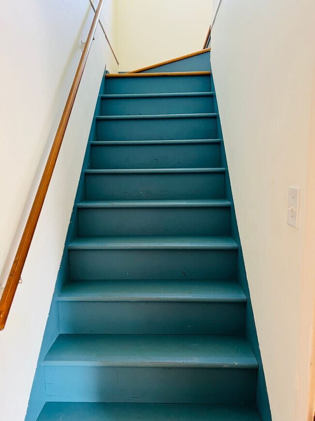 Building Photo - 3 Bedroom/1 Bath Bungalow in Woodstock neighborhood