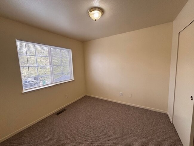 Building Photo - SWE0296>