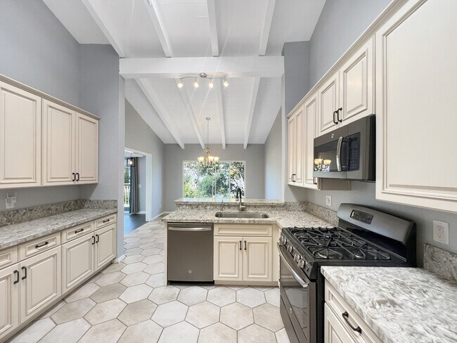 Building Photo - 1334 Miraflores Glen