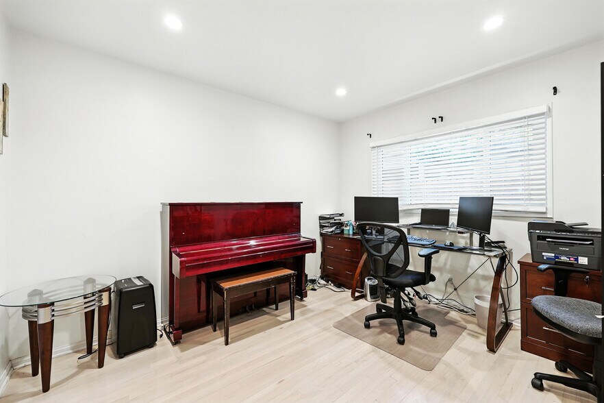 Building Photo - 22101 Buenaventura St