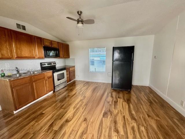 Building Photo - 5923 Oroverde Blvd