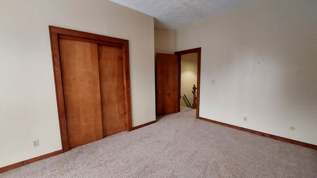 Building Photo - 118 King Ave