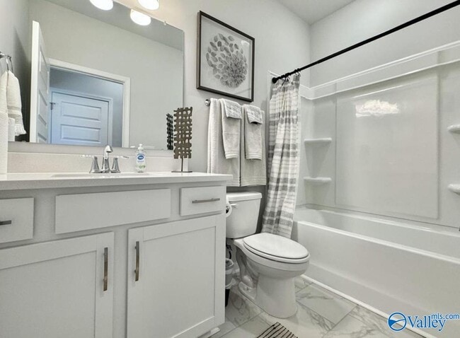 Building Photo - 18048 Longleaf Dr