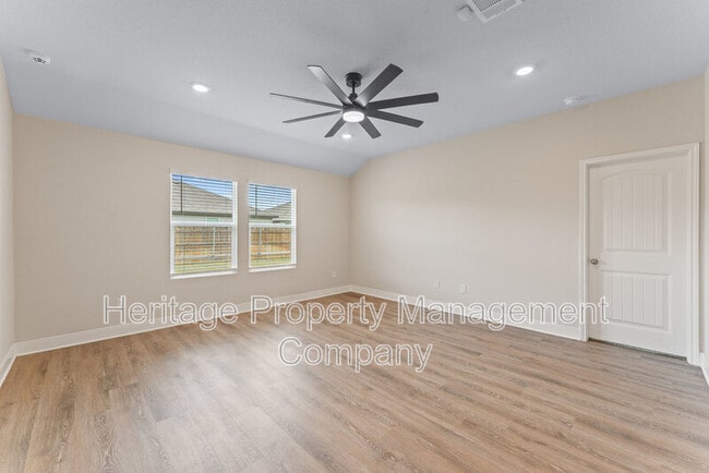 Building Photo - 1428 Redwood Crk